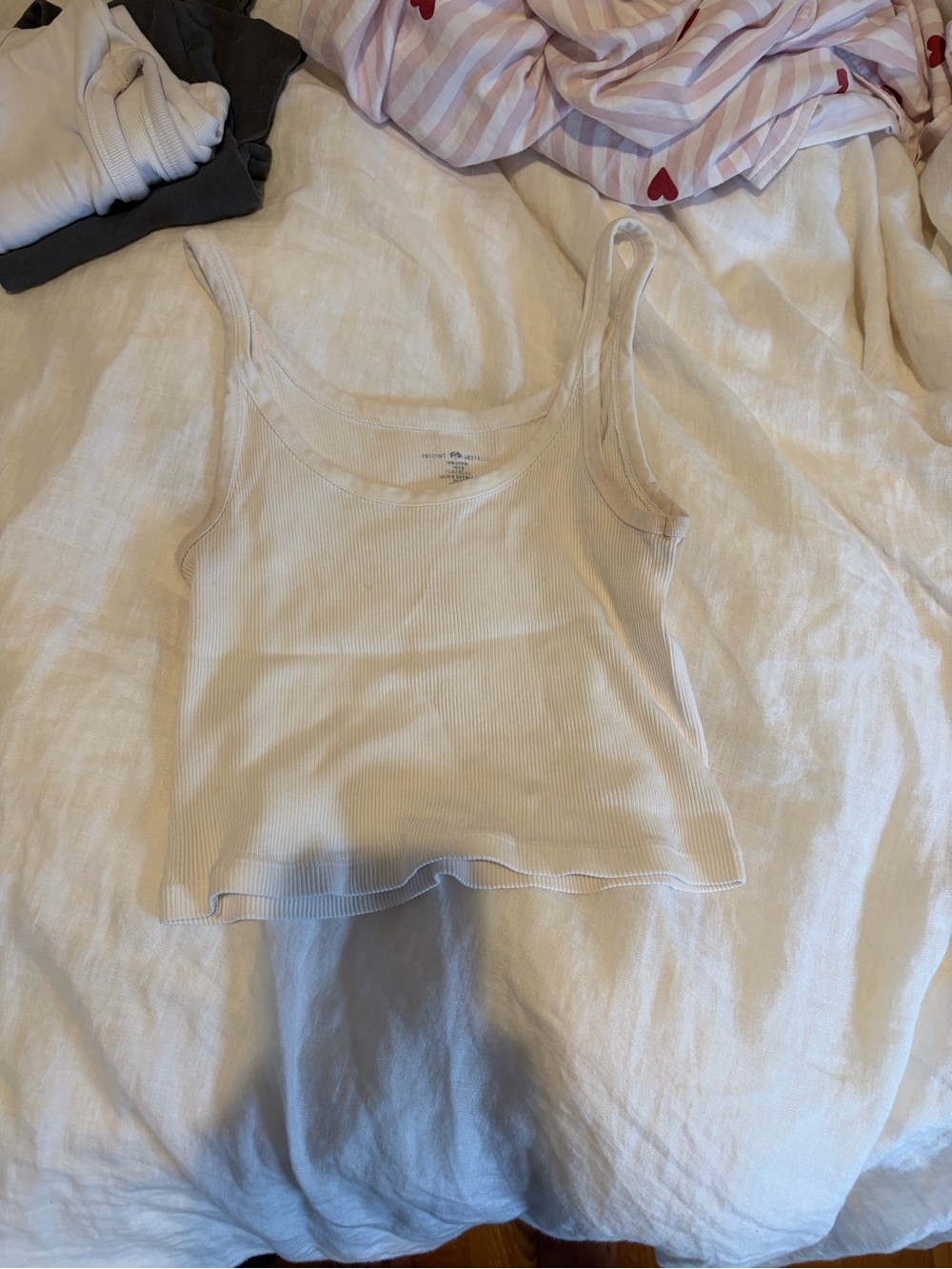 Brandy Melville Ribbed Cream Tank Top — Women